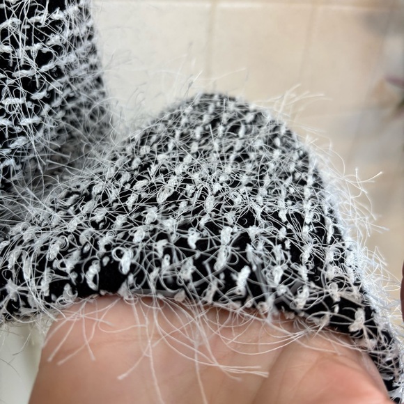 Boutique Tops - Vintage Boutique Olindas Vancouver Black White Eyelash Fuzzy Sweater Size Medium